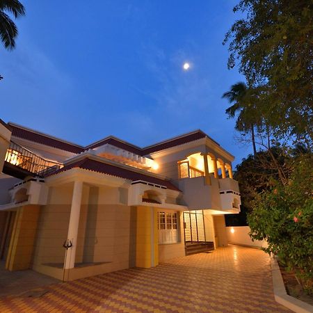 Sri Ranga Krupa Hotel Tiruchirappalli Bagian luar foto