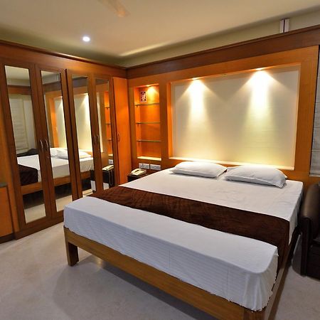 Sri Ranga Krupa Hotel Tiruchirappalli Bagian luar foto