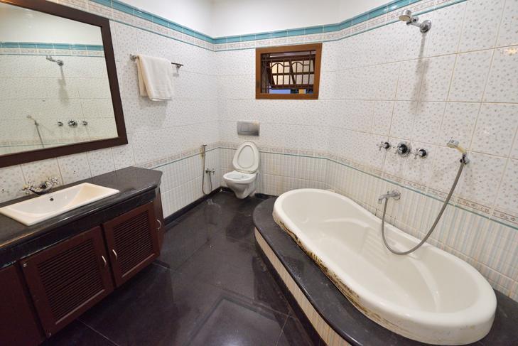 Sri Ranga Krupa Hotel Tiruchirappalli Bagian luar foto