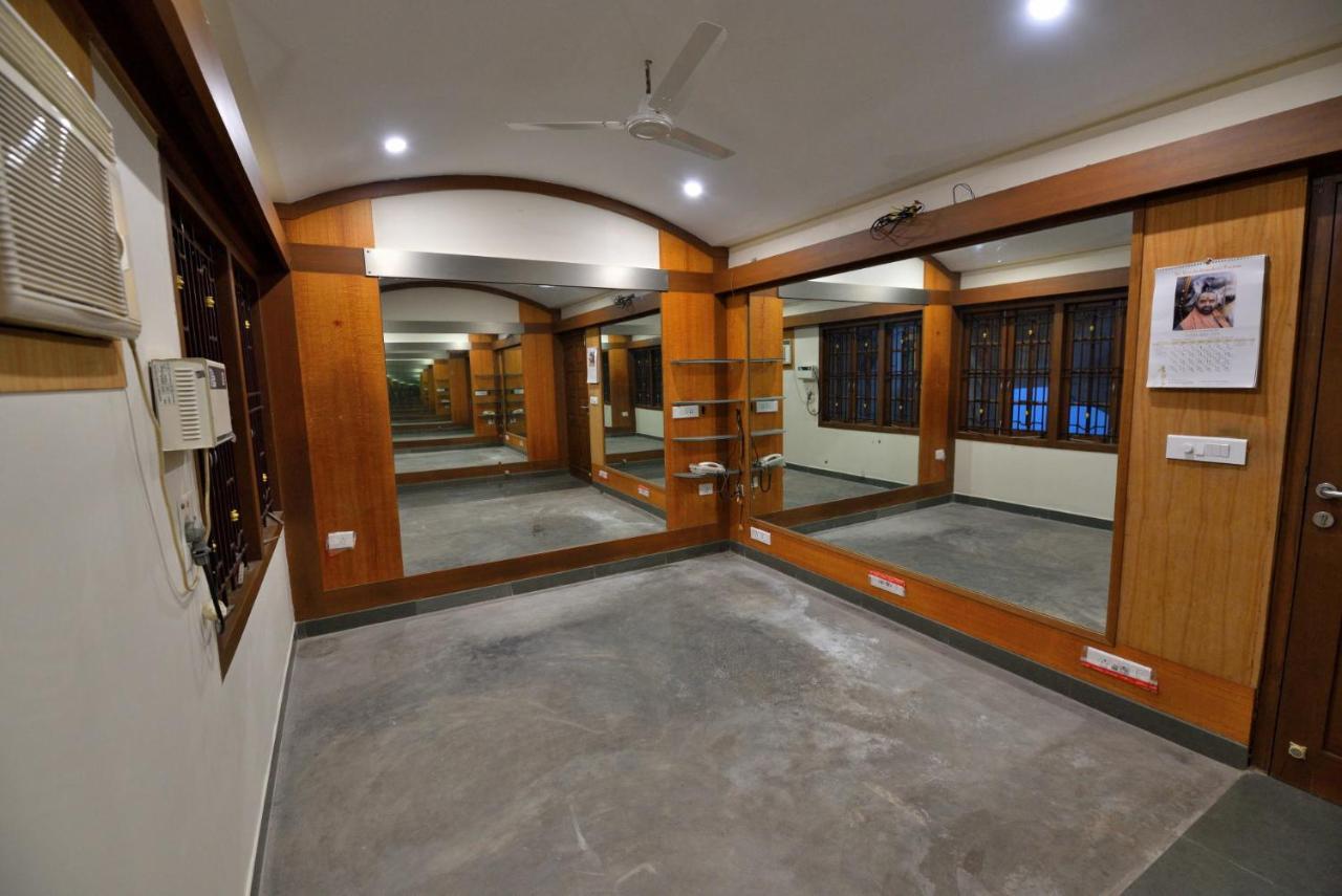 Sri Ranga Krupa Hotel Tiruchirappalli Bagian luar foto